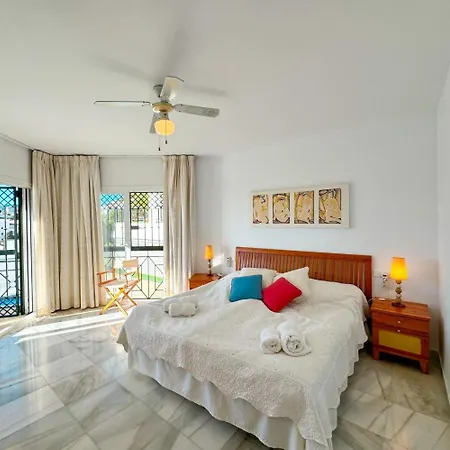 3 Bed 400m From Burriana Beach, Private Pool Villa Nerja